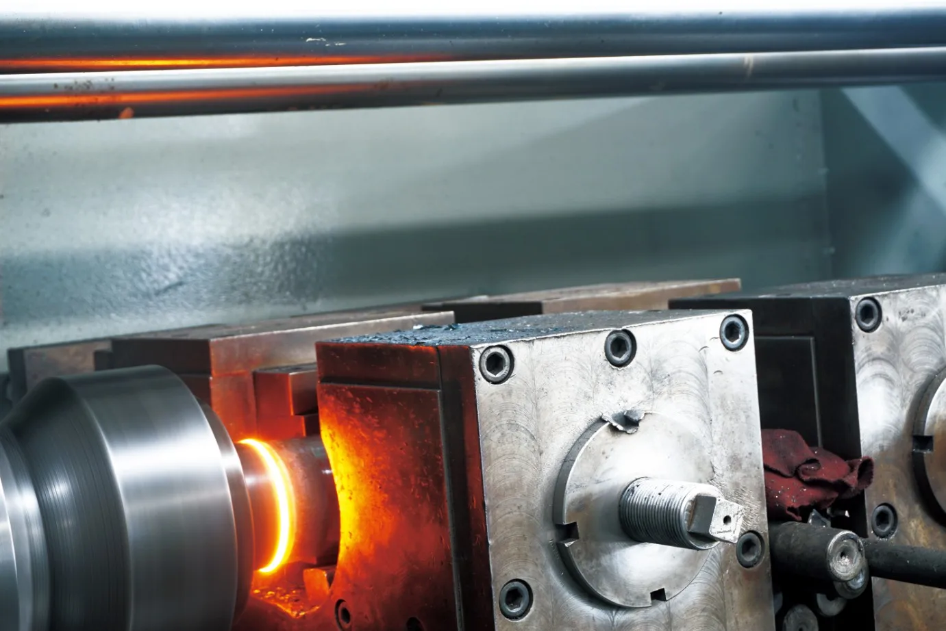 HCIC হাইড্রোলিক সিলিন্ডার: 4 কোর প্রকার এবং কাস্টম সমাধান